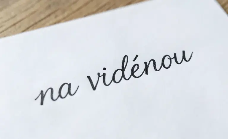 Správný pravopis fráze na viděnou - ilustrační foto