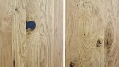 Detailní záběr na kresbu dubového dřeva s uzly a texturou.