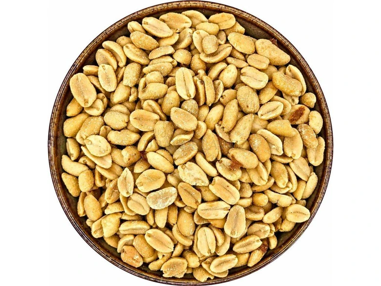 Shelled peanuts in bowl