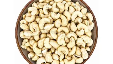 Cashew nuts in bowl