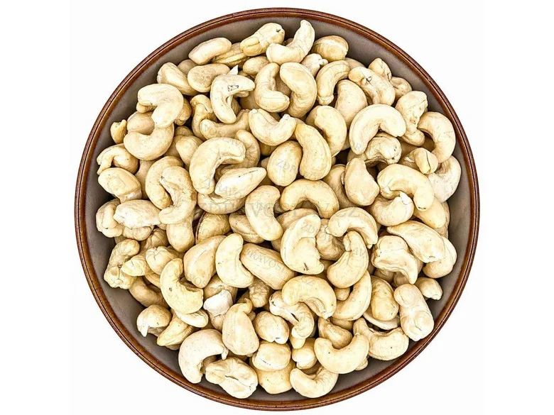 Cashew nuts in bowl